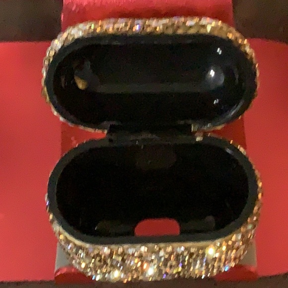 SARINA BLACK LABEL CASE FOR AIRPODS - Picture 2 of 5